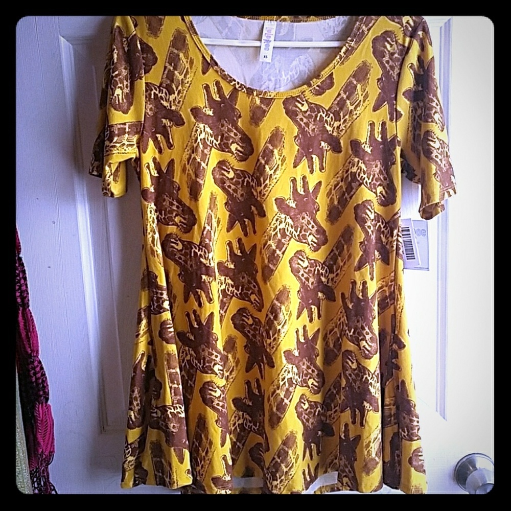 Lularoe Perfect tee giraffe